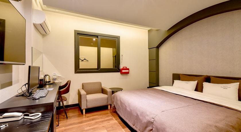 French Code Hotel Changwon Exterior foto