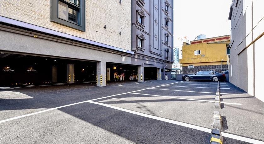 French Code Hotel Changwon Exterior foto