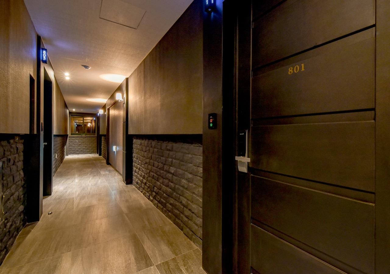 French Code Hotel Changwon Exterior foto